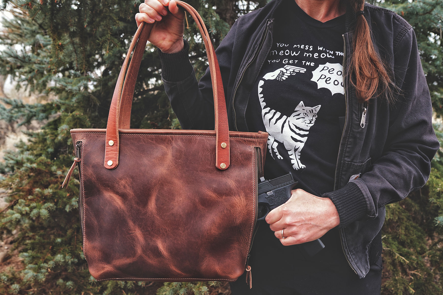 The Annie Oakley Tote Bag – The Feathered Filly